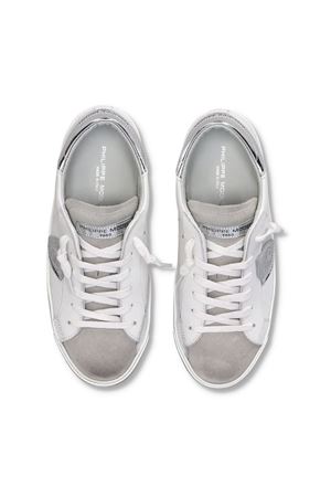 Sneakers basse Prsx in pelle bianca e argento PHILIPPE MODEL | PRLD1005.
